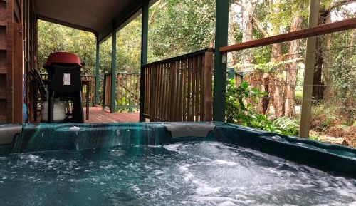 Two-Bedroom Cottage with Hot Tub