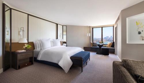 Sydney Opera Studio Club Suite