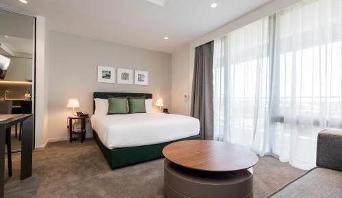 Studio Suite with Airport Facing