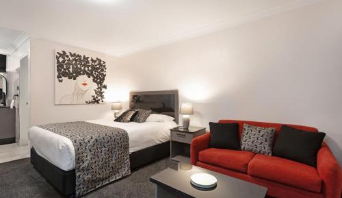 Deluxe Queen Room
