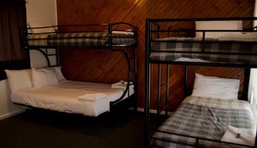 Single Bed in 7-Bed Mixed Dormitory Room 