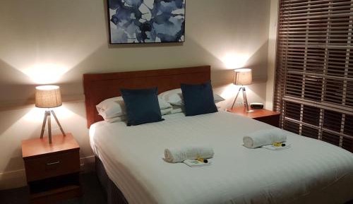 Queen Room with Shared Bathroom