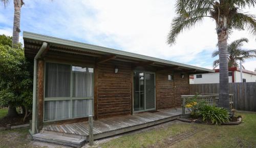 Three-Bedroom Cottage (Sleeps 8)