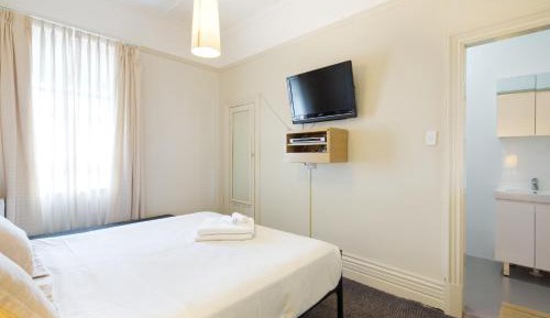 Queen Room with Private Bathroom