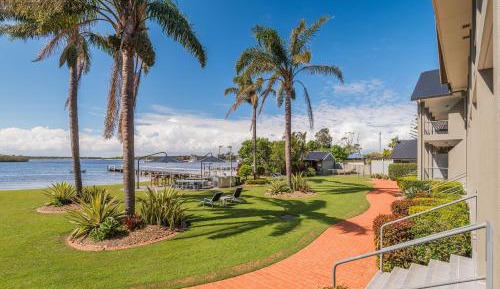 Standard Family Waterfront Motel Room