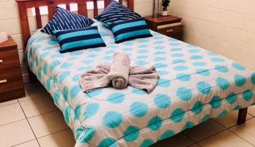 Queen Room (2 Guests)