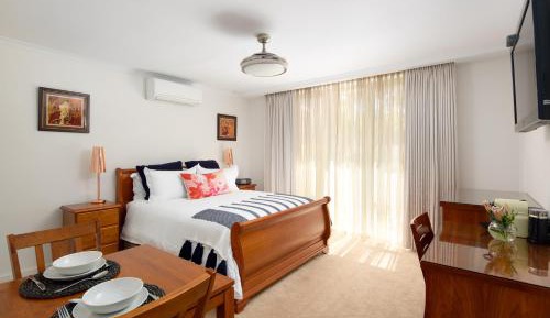 Deluxe Queen Room