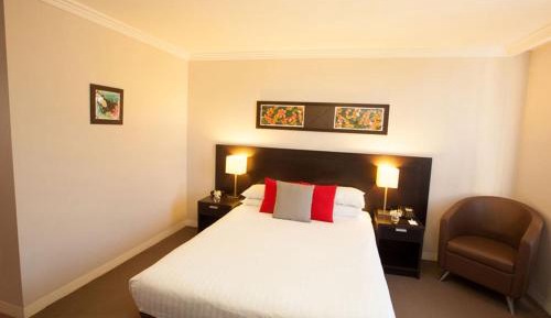 Deluxe Queen Room
