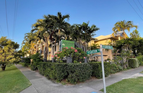 Cairns North Hotel | Bay Village Tropical Retreat