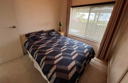 Muloowurtie House | 50M Walk to the beach! Great quick getaway from The City