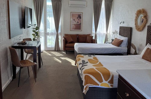 Mallacoota Hotel | Mallacoota Hotel Motel