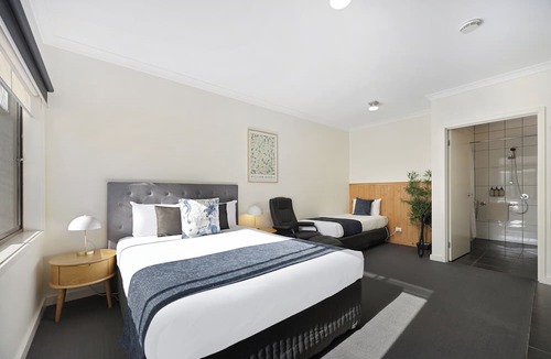 Hamilton Hotel | Hamilton Lakeside Motel