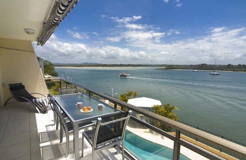 Sunrise Beach Apartment | Commodore