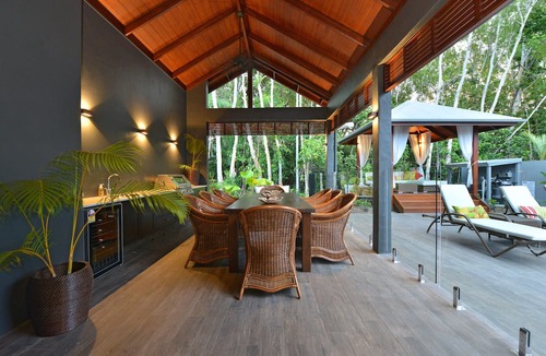 Port Douglas House | The Bahama House, Luxury by the beach.