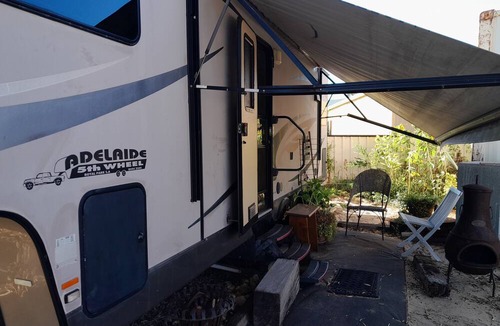 Tatiara House | Comfortable caravan [24 m2] Lowest prices in the area Peaceful Amenities nearby.