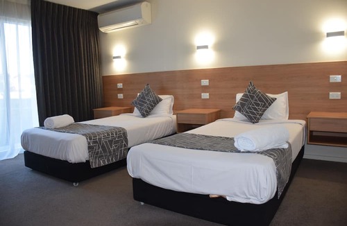 Queanbeyan East Hotel | Rainbow Motel Queanbeyan