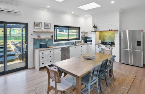 Mansfield House | Macs 75 - Luxurious Farm Getaway