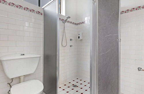 Leichhardt Apartment | MetaWise Sydney inner City Twin Bed Share Room