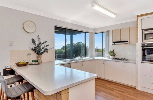 Silver Sands House | Quamby on the Beach. Oceanfront, 4 bed Townhouse 2.