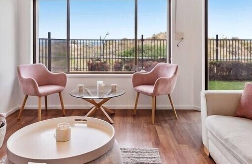 Silver Sands House | Quamby on the Beach. Oceanfront, 4 bed Townhouse 2.