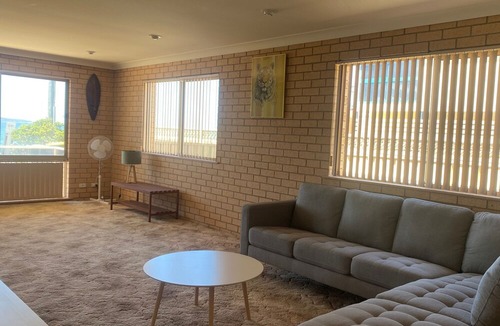 Batehaven Apartment | Casey's Beach Ocean View Stay