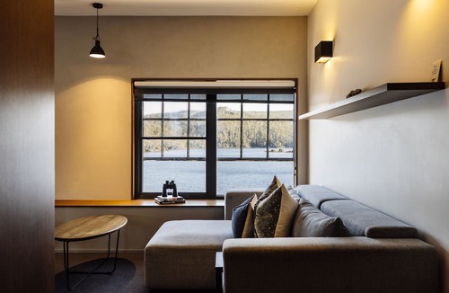 Lake St. Clair Hotel | Pumphouse Point