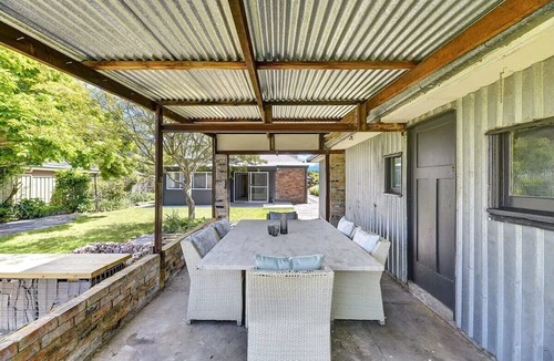 Glenroi House | Magnolia Retreat - Circa 1900s, Timeless Elegance
