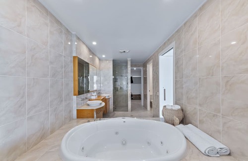 Hamilton Island Apartment | Pavilions 9 Hamilton island