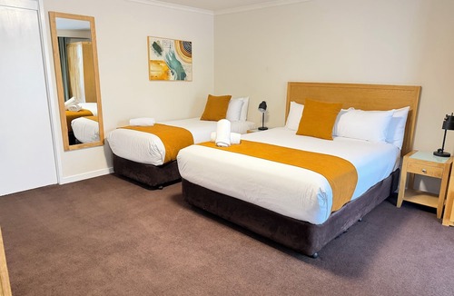 Warrnambool Hotel | Mid City Warrnambool