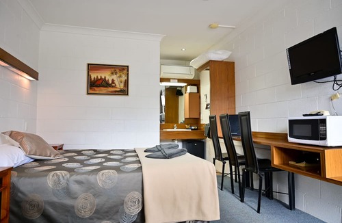 Holbrook Hotel | Byer Fountain Motor Inn, Holbrook