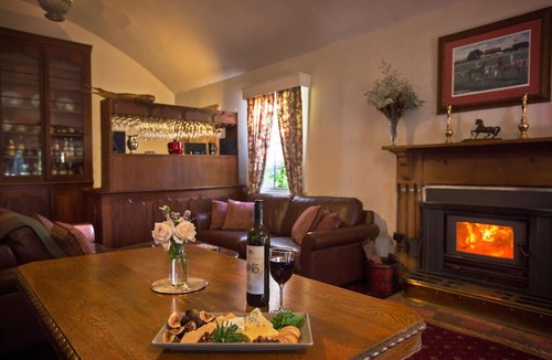 Longford Bed & Breakfast | The Racecourse Inn