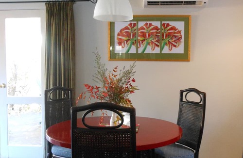 Bright Cottage | Merrimeet Cottages