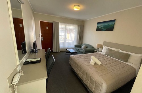 Nowra Hotel | George Bass Motor Inn