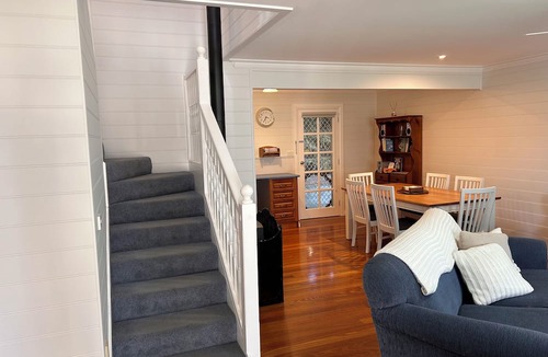 Port Fairy Cottage | Dunes - elegant beach villa with huge swim spa
