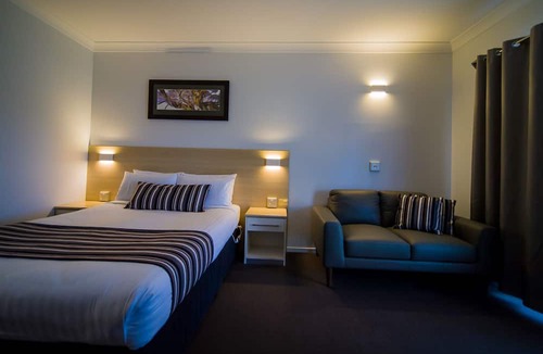 Queanbeyan West Hotel | Hamilton’s Queanbeyan Motel