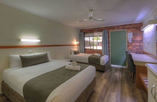 Rosslea Hotel | Billabong Lodge Motel