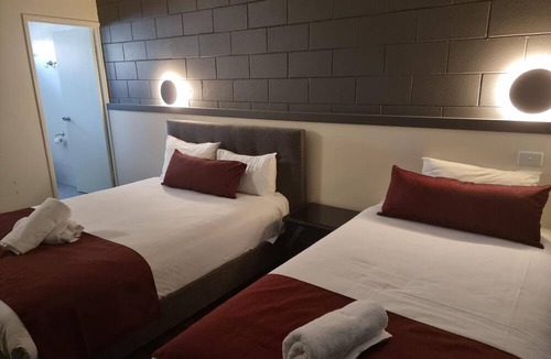 Rosslea Hotel | Billabong Lodge Motel