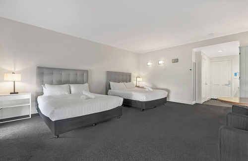 Echuca Hotel | Caledonian Hotel Motel