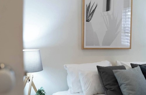Mosman Apartment | Balmoral Bliss - Expansive Views to Iconic Sydney Heads, steps to Balmoral Beach.