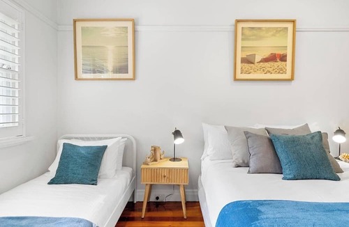 Mosman Apartment | Balmoral Bliss - Expansive Views to Iconic Sydney Heads, steps to Balmoral Beach.