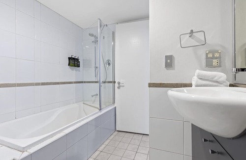 Chinatown Apartment | Amazing unit near China Town