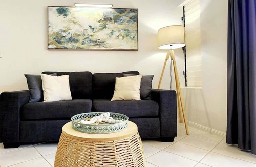Cairns North Apartment | Cairns Esplanade—Poolside Stay near the Waterfront
