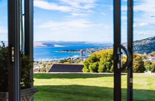 West Hobart Apartment | Bay View Villas