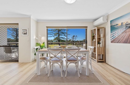 Kingscliff Apartment | Sunrise by the Sea 1 - Ocean Glimpse Apartment