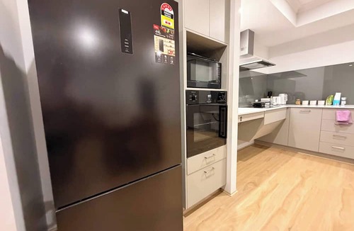 Dudley Park House | Dudley Park Getaway with ensuite in each bedroom!