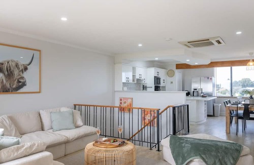 South Bunbury House | Ocean Views Coastal Retreat - Bunbury
