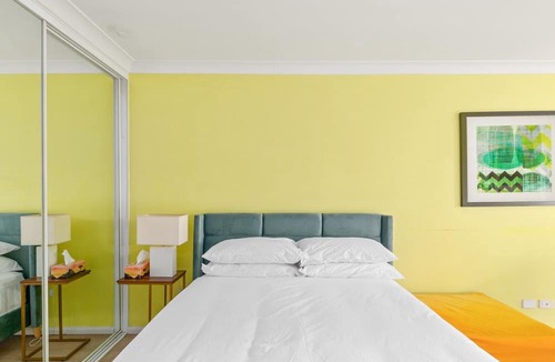 Wollstonecraft Apartment | Serene Studio with Balcony in Prime Location
