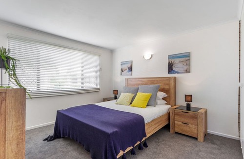 Maroochydore Apartment | Cosy 2-Bedroom Seaside Unit Steps from Beach