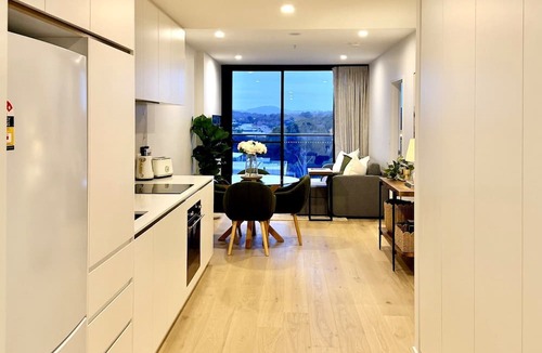 Phillip Apartment | Premium 2 Bed Apartment in The Shard | Woden