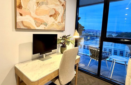 Phillip Apartment | Premium 2 Bed Apartment in The Shard | Woden